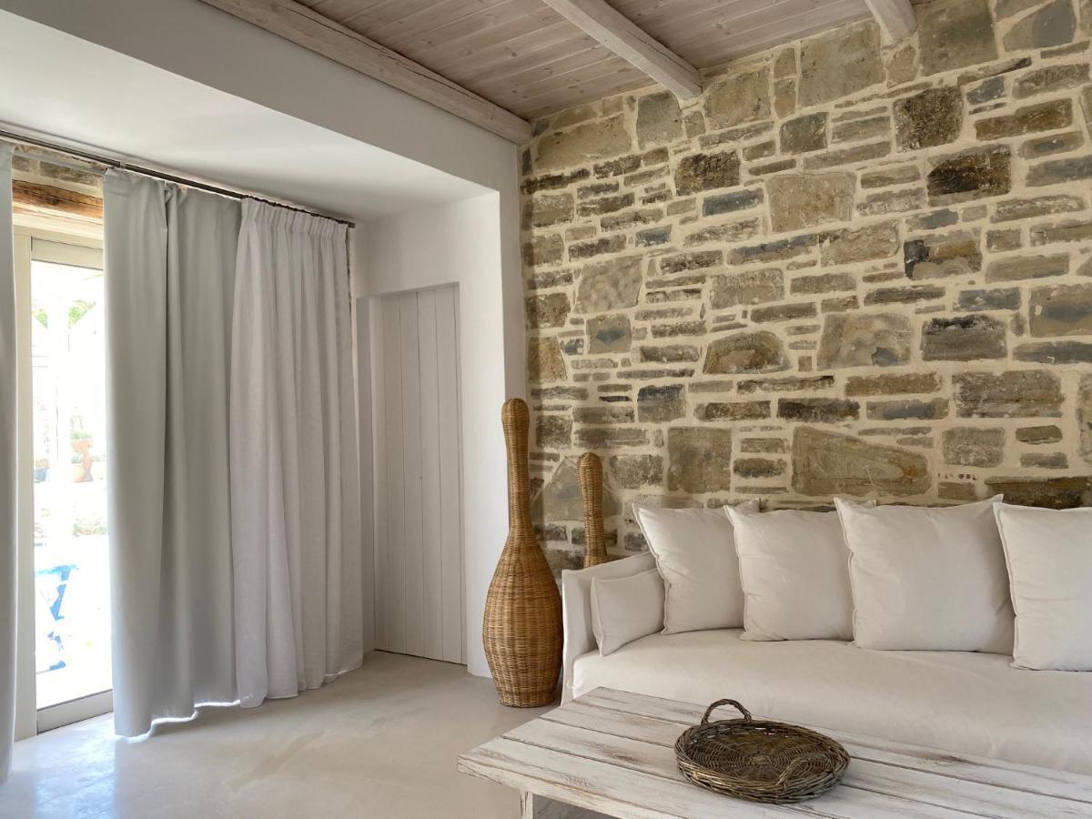 Laini Luxury Suites Pombia Exteriér fotografie
