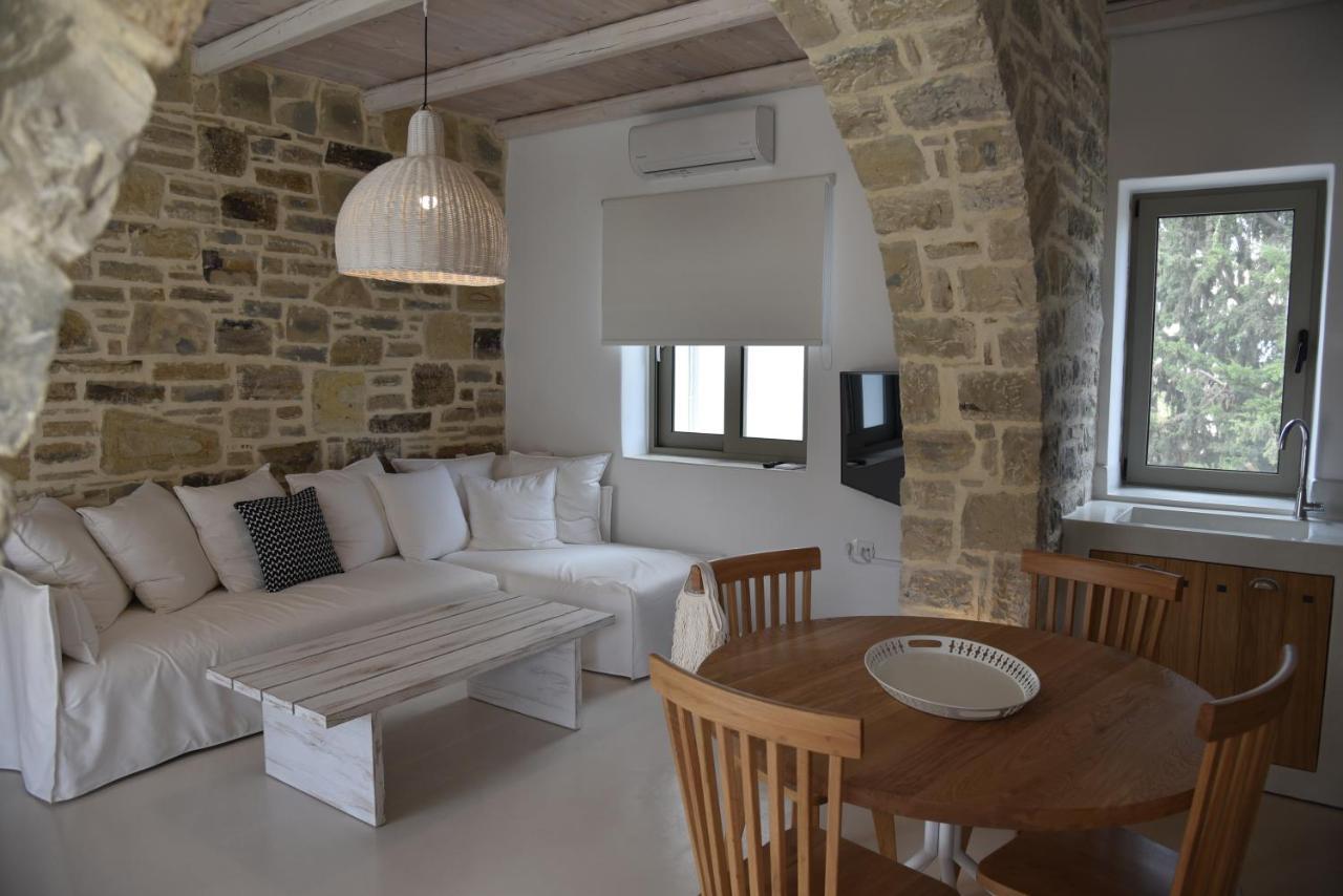 Laini Luxury Suites Pombia Exteriér fotografie