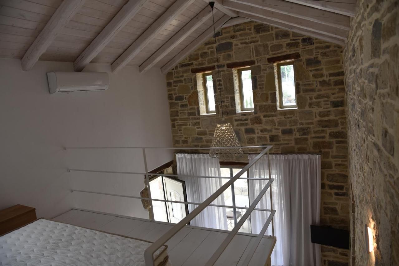 Laini Luxury Suites Pombia Exteriér fotografie
